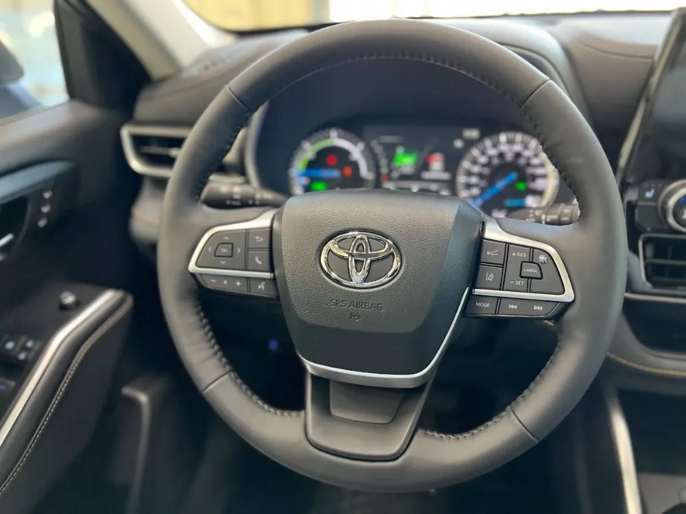 2022 Highlander Hybrid Bronze Edition Cement Colour 9 2022 Highlander Hybrid Bronze Edition Cement Colour 9